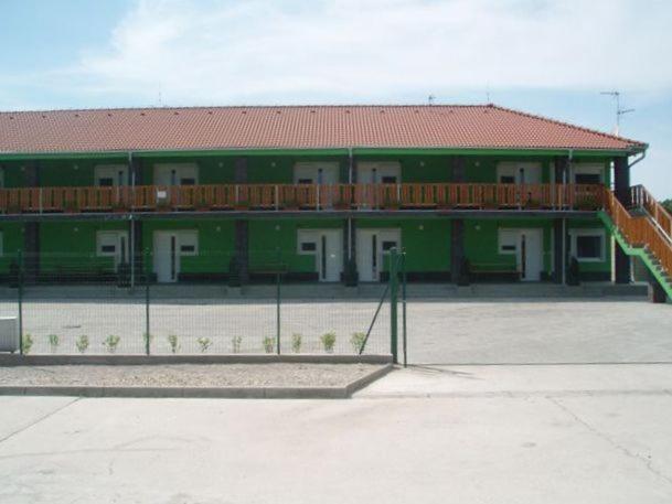 Apartman Taktik Veľký Meder Zewnętrze zdjęcie