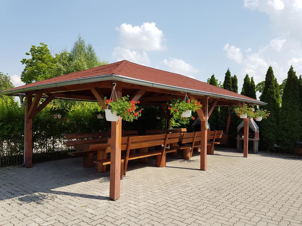Apartman Taktik Veľký Meder Zewnętrze zdjęcie