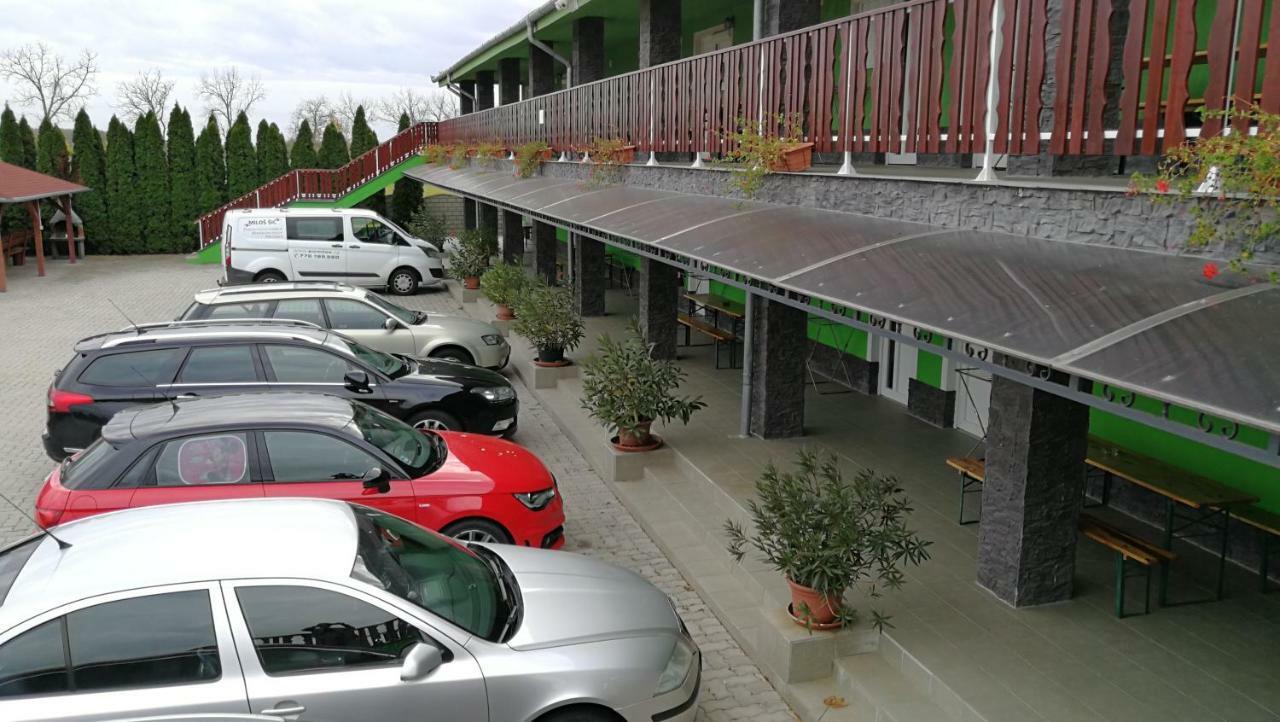Apartman Taktik Veľký Meder Zewnętrze zdjęcie
